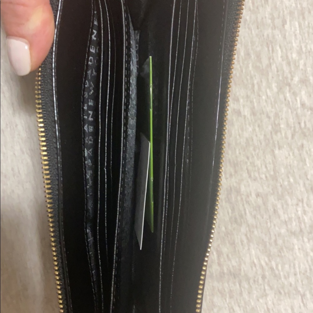 Wristlet - Picture 3 of 4